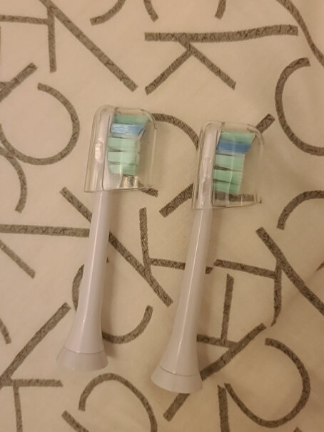 电动牙刷头适配飞利浦电动牙刷头hx3216入手评测到底要不要买！使用良心测评分享。