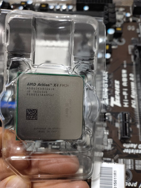 AMD X4 860K 四核CPU可以装在七彩虹的b350主板上吗？我不太懂？