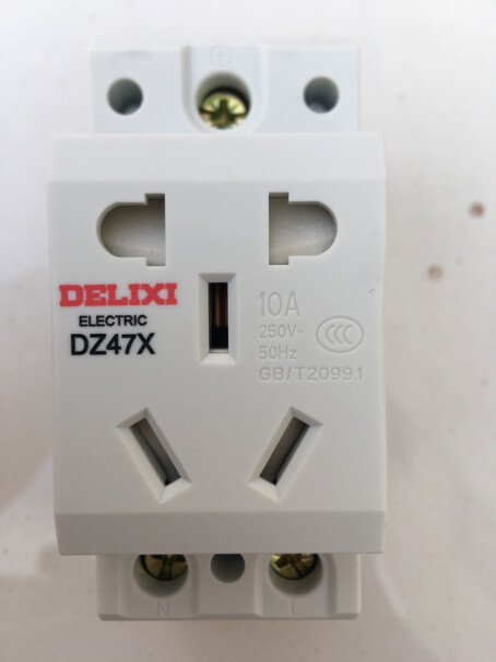 德力西电气（DELIXI ELECTRIC）插座德力西 DZ47X 2P坑不坑人看完这个评测就知道了！使用感受？