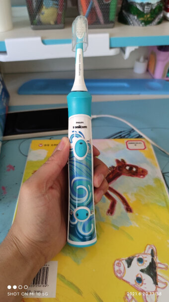 飞利浦LINEFRIENDS合作款这是儿童专用牙刷吗？可以买个成人刷头成人用不？ 或者那种成人电动牙刷如飞利浦的6730系列，可以买个儿童刷头儿童用吗？