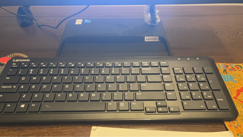 电脑配键盘鼠标吗？