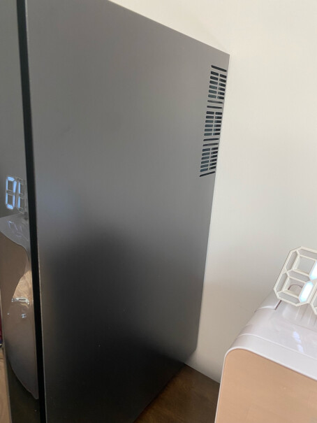 维诺卡夫酒柜压缩机风冷恒温红酒柜这个柜子可以调节湿度吗？
