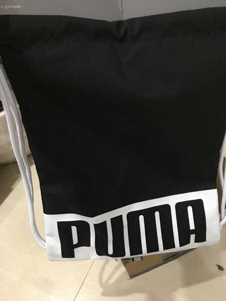 PUMA彪马官方背包拼色印花健身包抽绳双肩包休闲运动包这个包的大小是多少？