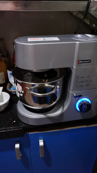 海氏家用全自动多功能厨师机搅拌和面打蛋器HM755银色请问这款厨师机能出膜吗？