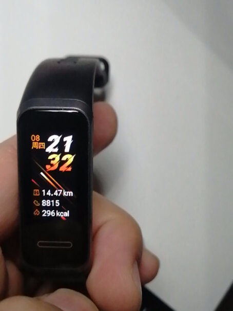 华为手环4 赤茶橘iphone就看时间看信息微信计步刷深圳通这个可以吗？applewatch太贵了要是这可以肯定买这个？