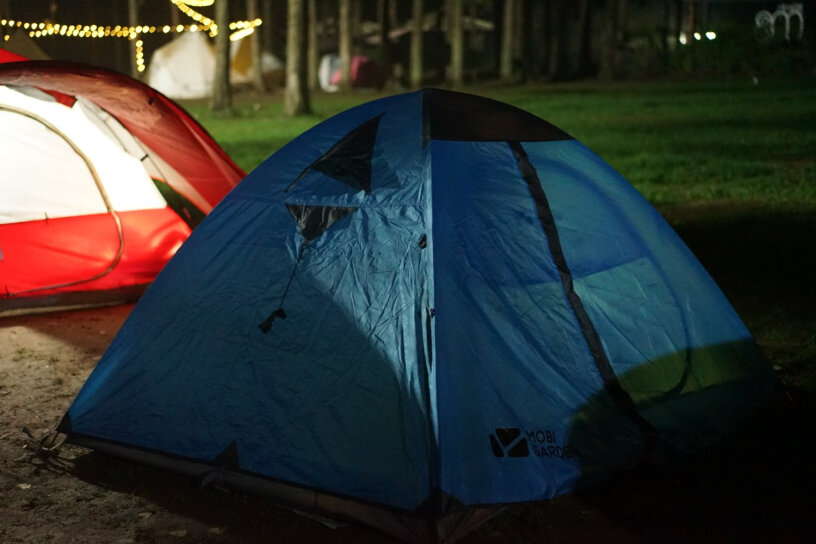 牧高笛防大风防暴雨铝杆三季三人双层帐野外野营帐篷这个帐篷适合公园用吗？坐在里面铺垫子吃东西？
