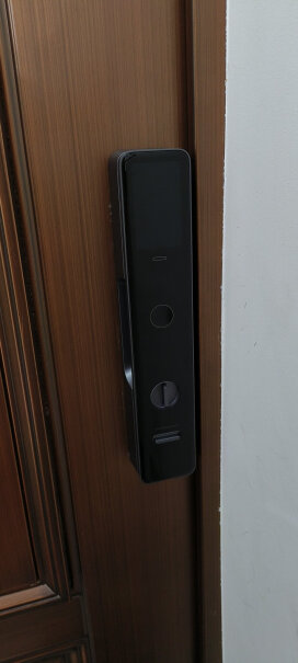 小米小米智能门锁M20大屏猫眼版有关门把内屏震掉的吗？