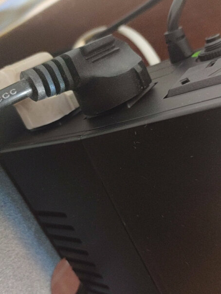 山克SK1500 UPS电源电压不稳电脑重起用这个可以吗？