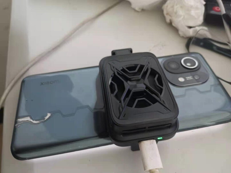 手机散热器黑鲨冰封电竞散热背夹手机散热器3分钟告诉你到底有没有必要买！只选对的不选贵的？