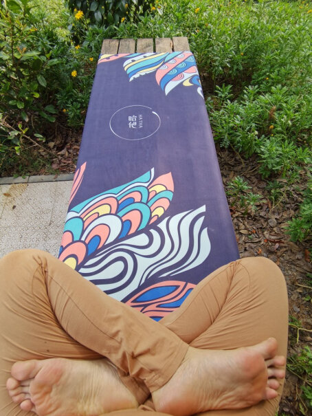 哈他瑜伽垫1.5mm便携折叠天然橡胶专业防滑高温吸汗瑜珈毯买过的亲们，这个铺在瑜伽垫上面，会不会容易皱吖？