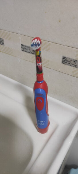 欧乐B儿童电动牙刷头3支装这款？️充电指示灯吗？