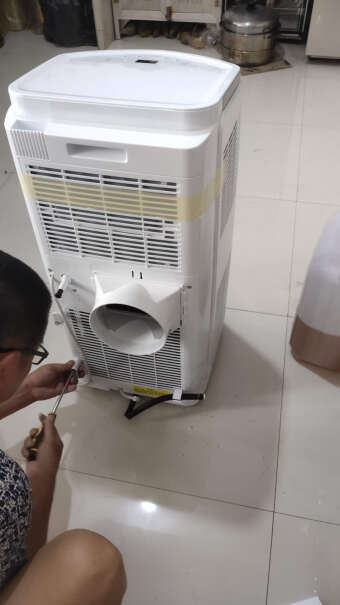 格力大1.5匹P移动空调家用单冷智能遥控台立便携式除湿一体机能不能制热？