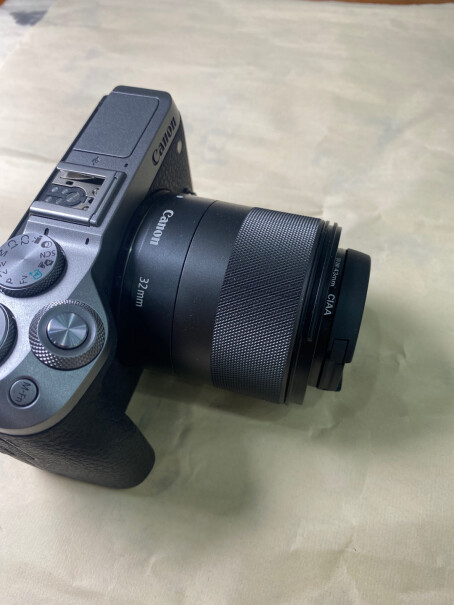佳能EF-M 32mm F1.4微单人像镜头700D可以用吗？
