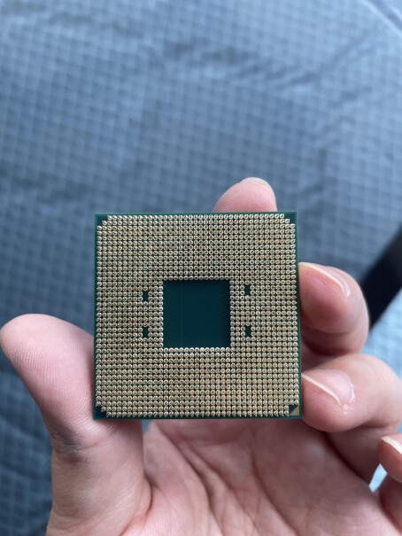 AMD 锐龙5 5600X CPUITX机箱，5950x+3090，不超频，850W压得住不？