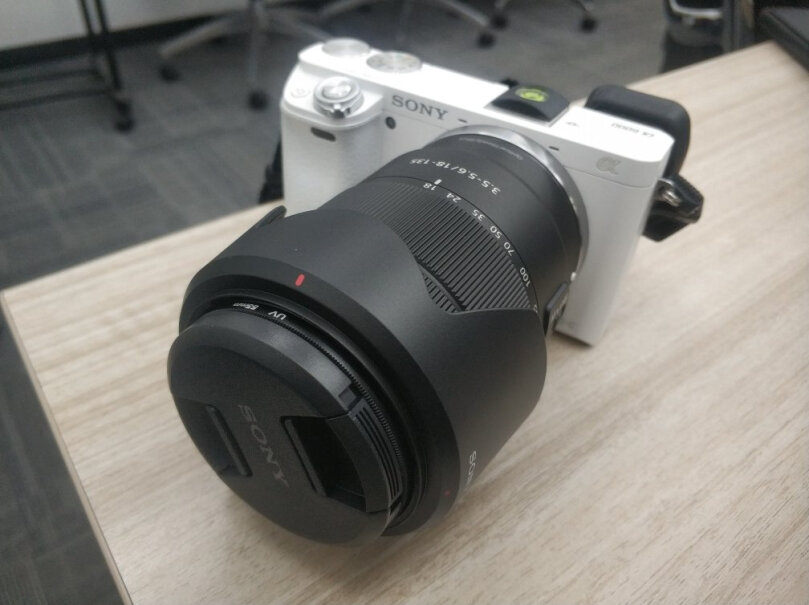 镜头索尼APS-C微单E口变焦镜头E55-210mm怎么样？评测比较哪款好？