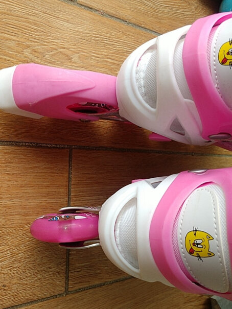 小状元儿童溜冰鞋女童男童套装旱冰鞋滑冰鞋我女儿9岁应该穿多大码？