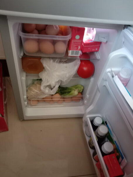 奥克斯家用双门迷你小型冰箱冷藏冷冻保鲜小冰箱使用空间多少升？