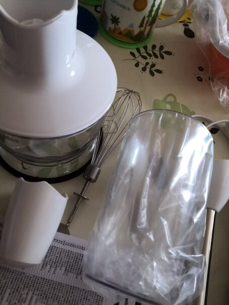 博朗料理机原装进口杯子是塑料的吗？打磨时候会磨损杯子底吗？