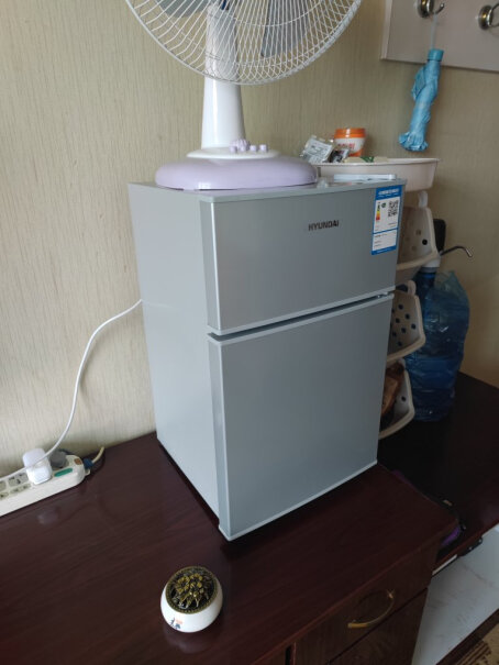 韩国现代迷你冰箱小冰箱小型电冰箱双门家用宿舍冷冻冷藏节能制冷声音大吗？