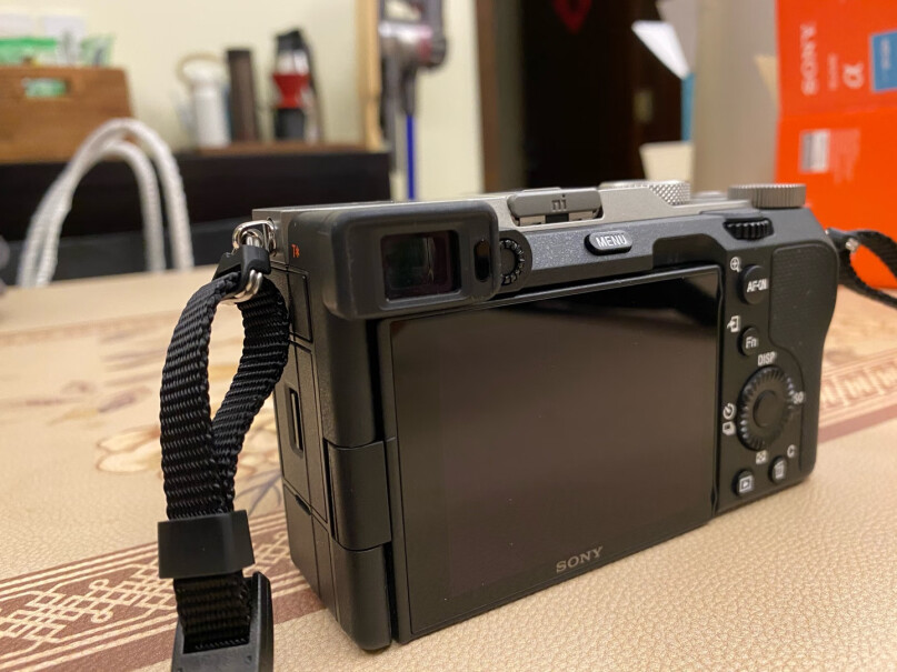 索尼Alpha 7CL 微单相机请问有换货的朋友吗，换到的是翻新的吗？