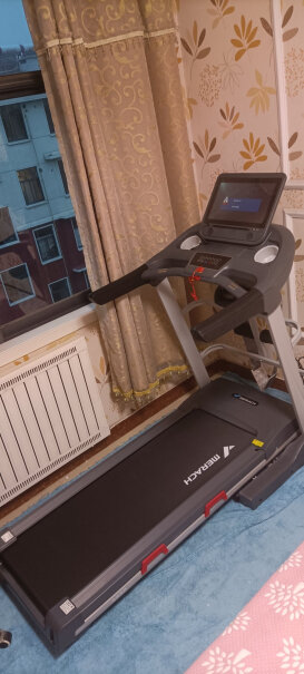 麦瑞克Merach跑步机家用静音走步折叠运动健身器材大家好，想问一下这款跑步机有没有测心率？谢谢拜托？