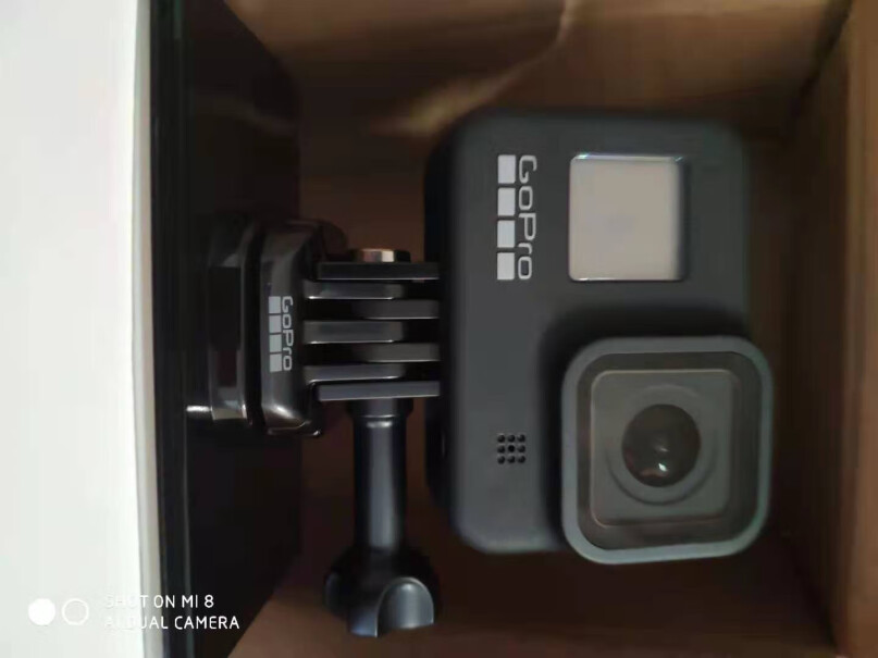 GoPro HERO8 直播相机狗8和狗9哪个好，狗9续航应该比8长一些吧？