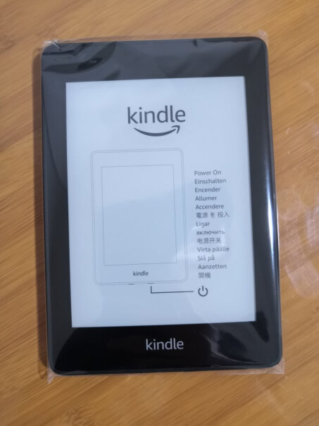 Kindle Paperwhite 经典版 8G请问给小学生买的。是入门级的好还是这款好？优缺点是？