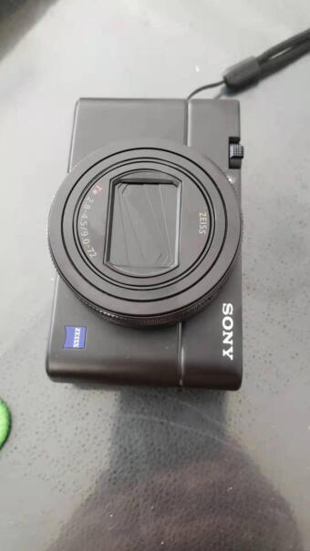 索尼VCT-SGR1拍摄手柄买这个做视频拍照好 还是选择苹果12视频拍照好 老铁们 用过的？