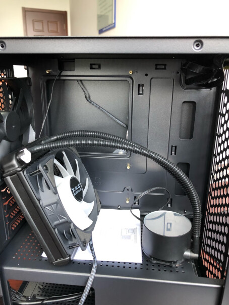 大水牛寒战360白色 一体式CPU水冷散热器（多平台质量真的好吗？老司机透漏评测