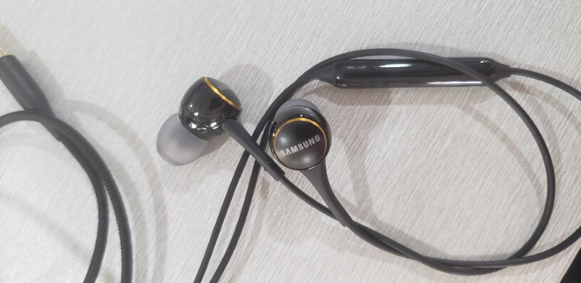 三星原装耳机入耳式IG935线控耳机三星S9+可以用？
