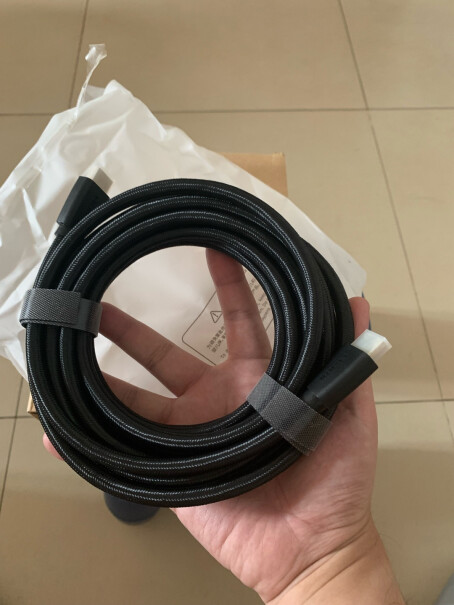 绿联HDMI线2.0版4K高清线1米这个线软吗？易弯曲吗？