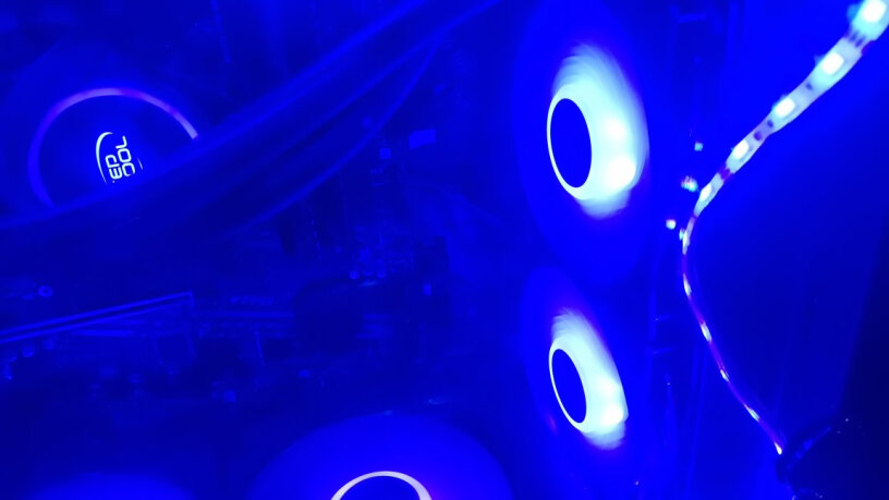 九州风神（DEEPCOOL）冰魔方360CPU水冷散热器（无限镜像冷头入手评测到底要不要买？这就是评测结果！