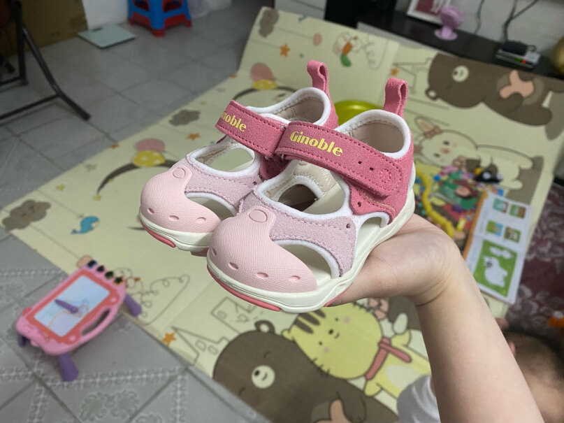 基诺浦 学步鞋 夏款 1岁-5岁儿童凉鞋 包头防踢 女宝宝鞋子 2022年新款 幼童机能鞋 TXG1好看是真的好看。但是大家都怎么清洗啊？有标注不可水洗？
