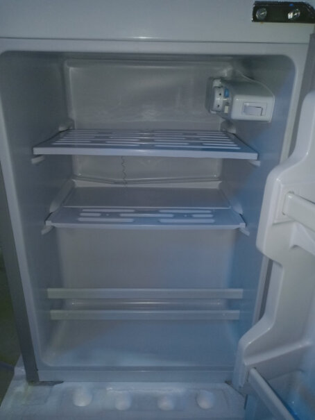 志高双门冰箱小型电冰箱是不是冰箱热的烫手？