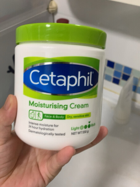 丝塔芙Cetaphil洁面乳118ml买过的亲们？这个有香味吗？