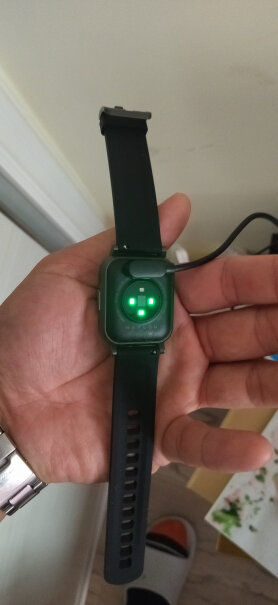 Haylou Smart Watch 2电池电量显示是实时电量吗？我刚买的怎么待机的时候不掉电，关机重启电量就变化了，你们的有这种情况吗？