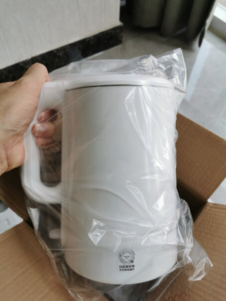 九阳热水壶烧水壶电水壶1.7L三层防烫无缝内胆304不锈钢包裹包得怎么样？