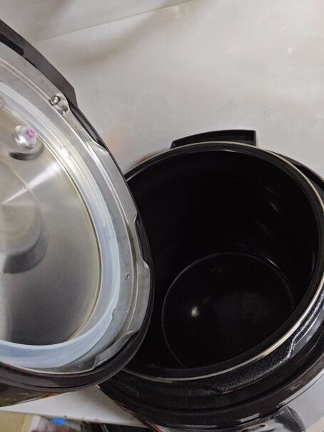 九阳压力锅铜匠50C72升家双胆可立电饭锅开盖买过用过的亲们，必须手动排气吗？