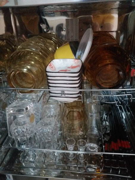 康宝消毒柜家用我家买的消毒柜，下层放的碗怎么都发黑了？