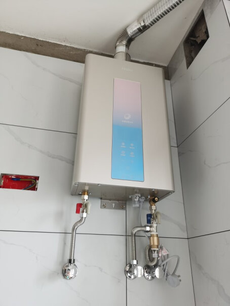 海尔燃气热水器燃气零冷水天然气APP智能节能省气四季感温你们按装吗？