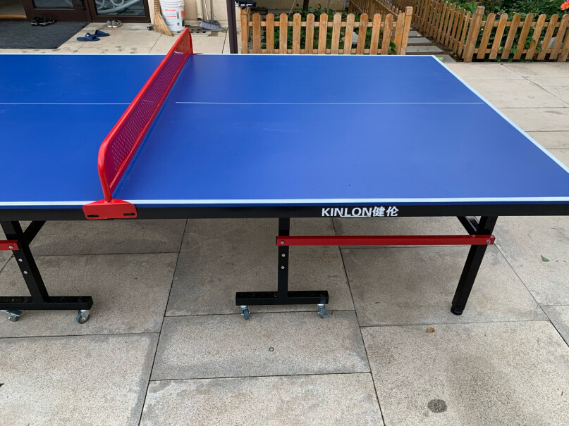 健伦乒乓球桌室内家用可折叠标准移动乒乓球台户外可折叠吗？