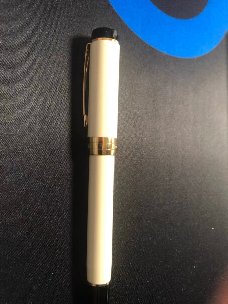 派克钢笔签字笔是真的吗？我的第一只派克笔是爷爷送的老款不是推拉式的，怕买假？