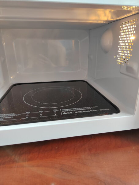微波炉格兰仕20ZSS1SF20易用平板家用你们热完饭菜打开门上有水蒸气嘛？