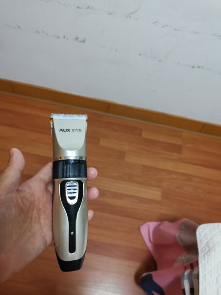 奥克斯电动剃头理发器成人电推剪电推子理发工具直接插上电可以用吗？
