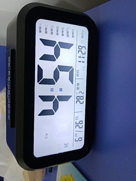 康巴丝Compas多功能电子闹钟可以在早上多设几个闹钟吗？