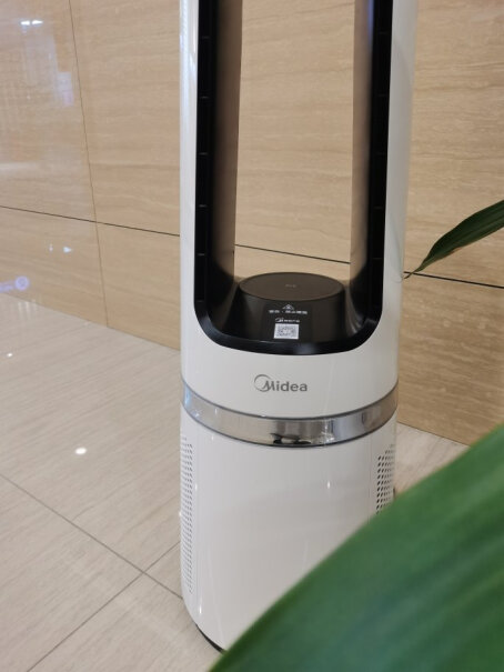 美的空气净化器智能家用净化器多功能取暖器有加湿器功能吗？