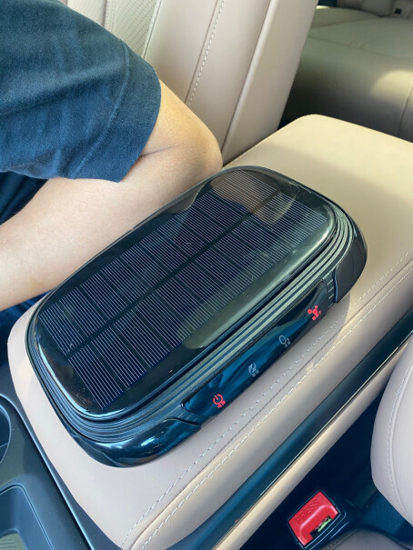 车载净化器太阳能无线空气净化器汽车用品智能除甲醛真的能去除异味吗？我平常有在车里抽烟？