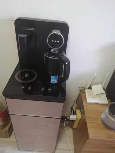 奥克斯茶吧机家用饮水机两个水壶质量如何？特别是保温玻璃水壶？厚薄如何？会不会炸？