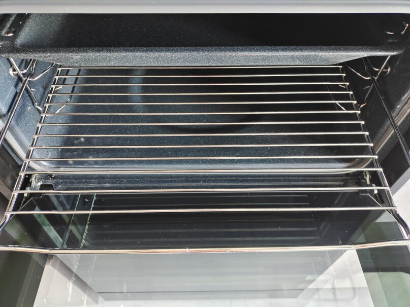 美的R3J嵌入式微蒸烤一体机APP智能操控微波炉蒸箱烤箱三合一与普通烤箱烤出来的效果和时间一样吗？