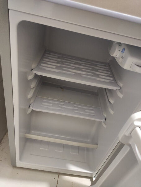 志高双门冰箱小型电冰箱租房只有一个单间，冰箱声音大吗？